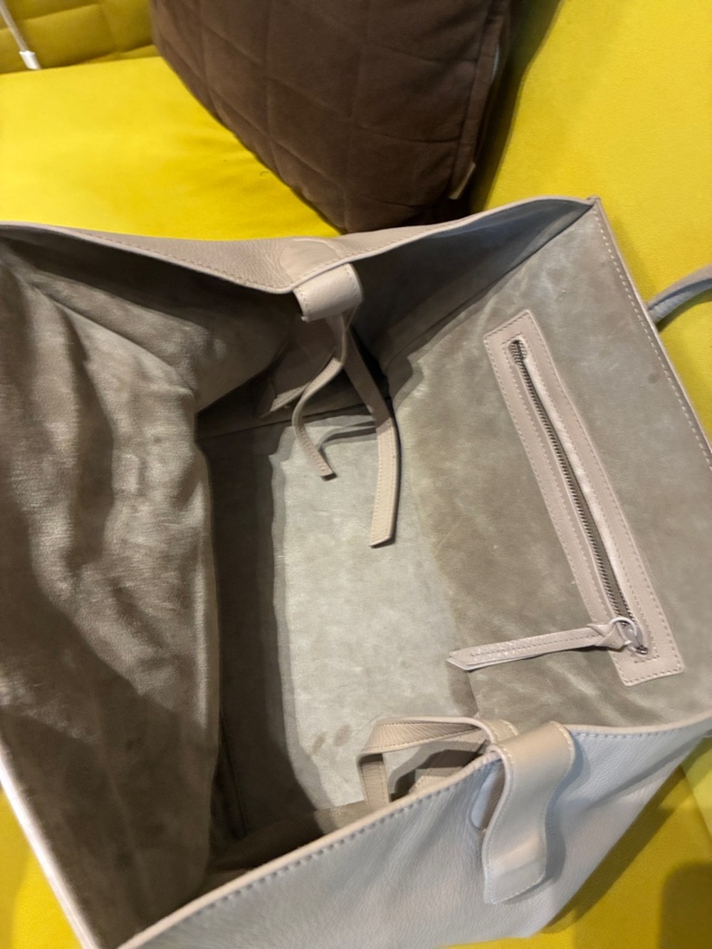 Celine Taupe Pebbled Leather phantom bag- authentic and good condition - Picture 4 of 9